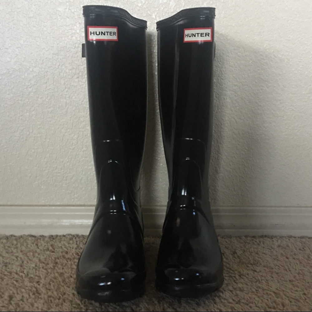 RE-POSH!! Huntress Glossy Rain Boots ☔️